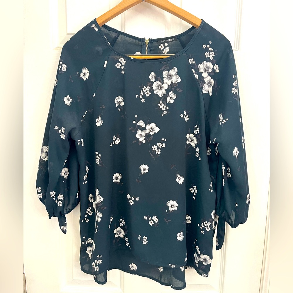 Papermoon “Larie Tie Sleeve” Womens Top Size L